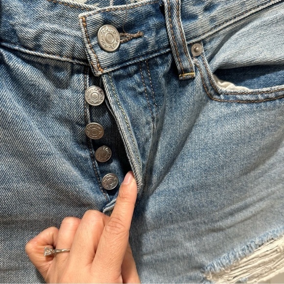 We the free Sofia Short in Washed Denim Size 26 - Picture 3 of 7